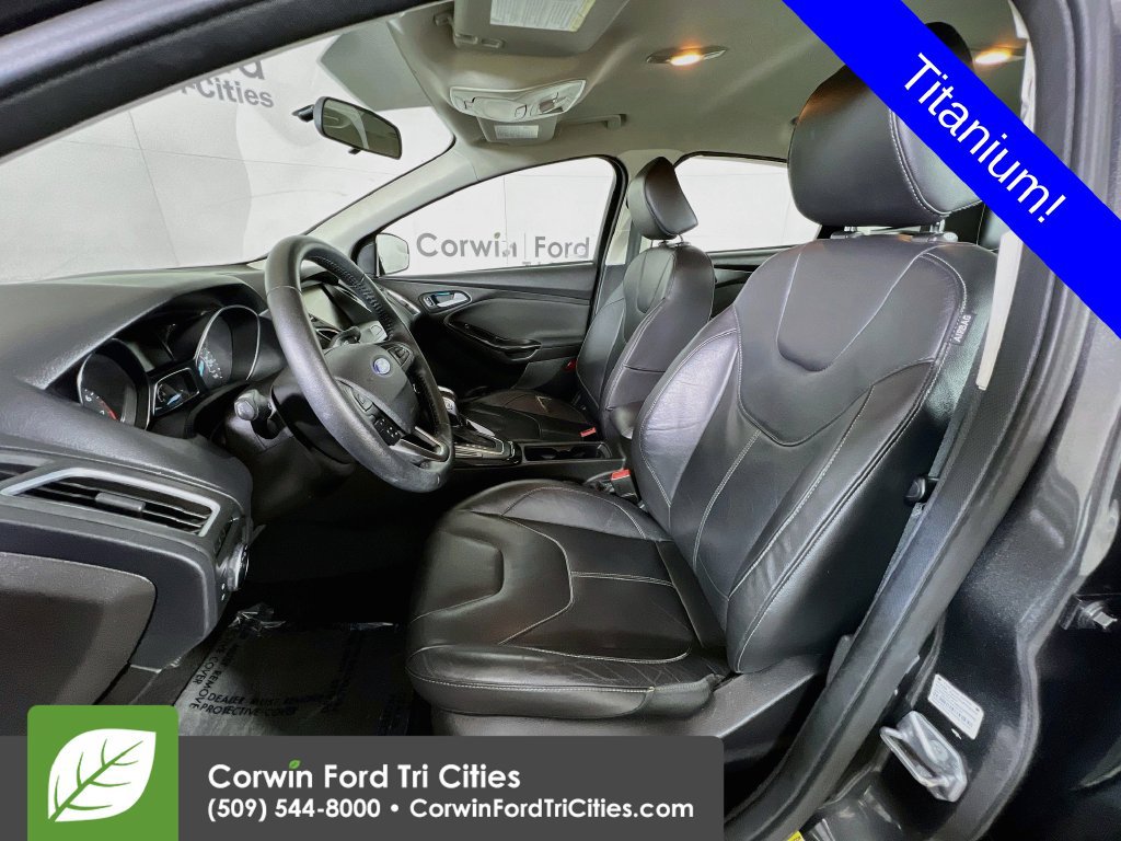 Used 2015 Ford Focus Titanium FWD image 23