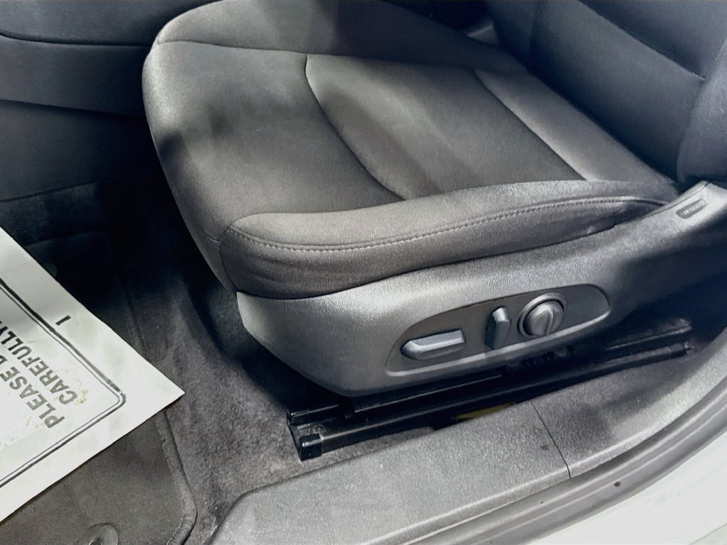 Used 2024 Chevrolet Malibu LT FWD image 18