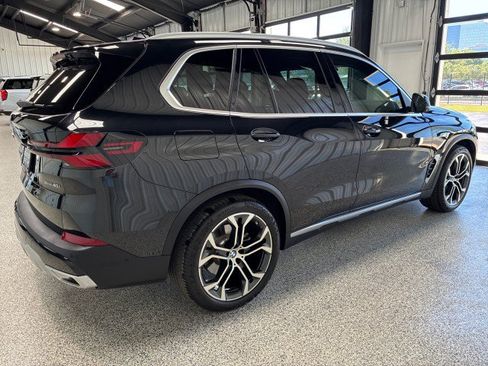 Used 2025 BMW X5 xDrive40i w/ Premium Package AWD/4WD image 3