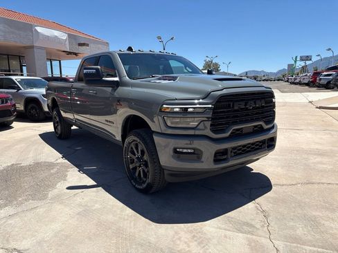 New 2026 RAM 2500 Laramie AWD/4WD image 3