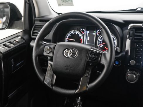 Used 2021 Toyota 4Runner TRD Off-Road Premium AWD/4WD image 14