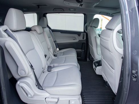 Used 2018 Honda Odyssey Touring image 21