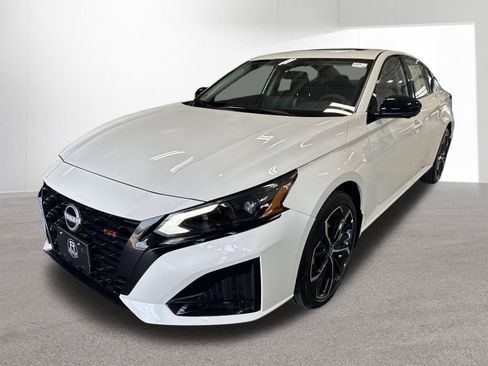 New 2026 Nissan Altima 2.5 SR w/ SR Premium Package AWD/4WD image 31