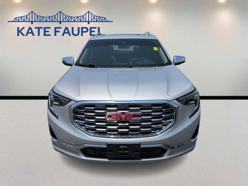 Used 2018 GMC Terrain Denali w/ Driver Alert Package II AWD/4WD image 2