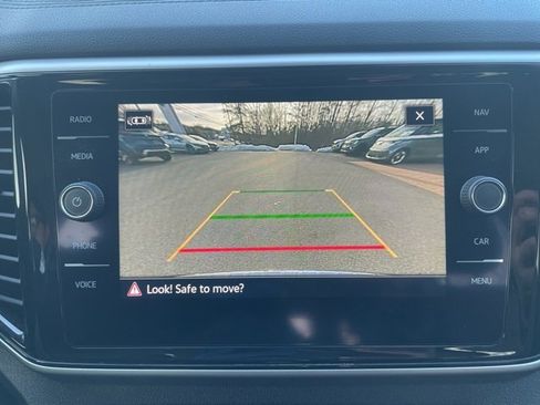 Certified 2021 Volkswagen Atlas SEL Premium image 23