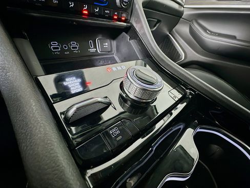 Used 2022 Jeep Grand Cherokee Limited 4xe w/ Luxury Tech Group II image 24