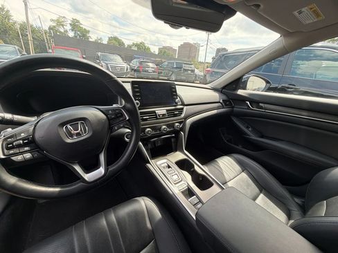 Used 2020 Honda Accord Touring image 10