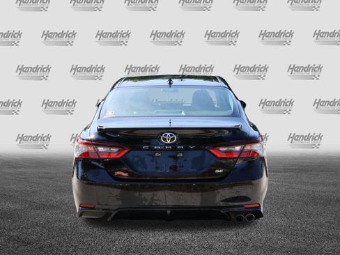 Used 2022 Toyota Camry SE FWD image 8