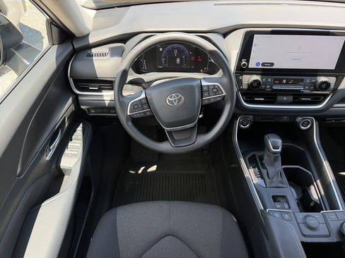 Used 2025 Toyota Grand Highlander FWD image 15