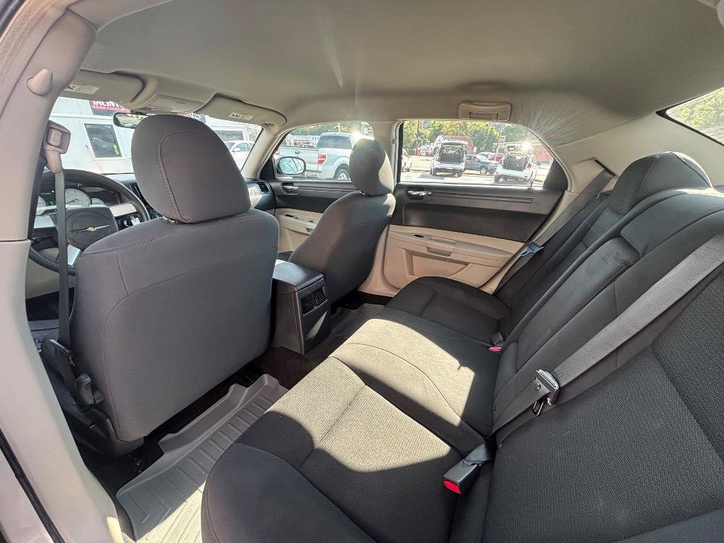 Used 2006 Chrysler 300 RWD image 27