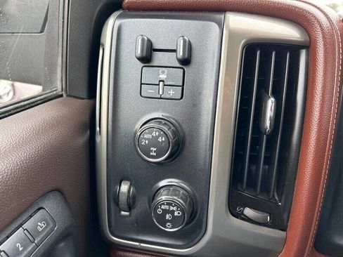 Used 2015 Chevrolet Silverado 1500 High Country w/ High Country Premium Package image 28