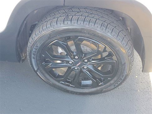 Certified 2022 GMC Terrain SLT w/ Elevation Edition image 5