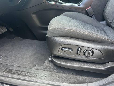 Used 2021 Chevrolet Equinox LT FWD image 12