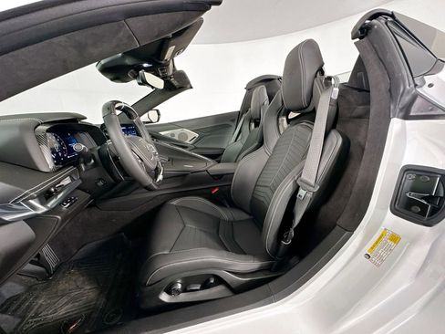 Used 2025 Chevrolet Corvette Z06 RWD image 21