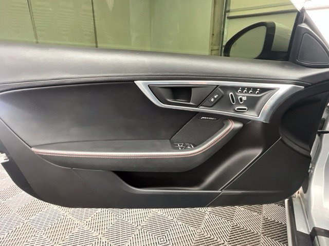 Used 2019 Jaguar F-TYPE Coupe RWD image 13