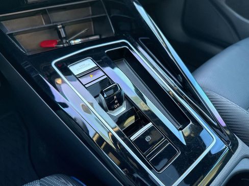 Used 2023 Volkswagen Golf R image 23