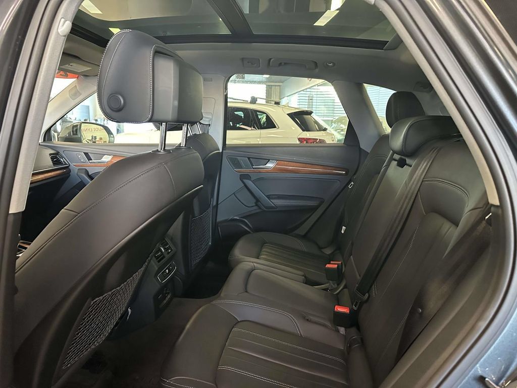 Used 2023 Audi Q5 2.0T Premium Plus w/ Premium Plus Package AWD/4WD image 14