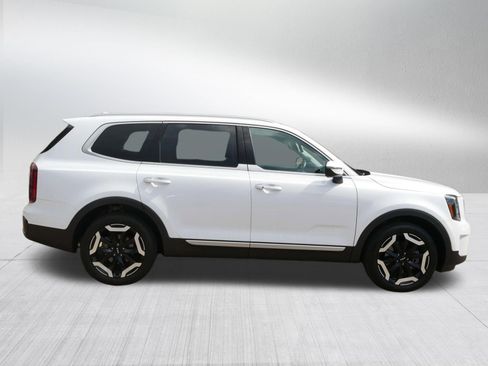 Certified 2024 Kia Telluride S w/ S Sunroof Package AWD/4WD image 8