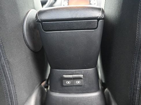 Used 2020 Nissan Versa SR FWD image 16