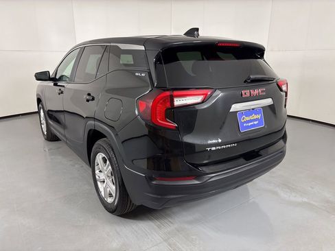 Used 2024 GMC Terrain SLE FWD image 6