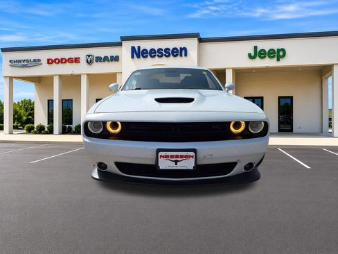 Used 2019 Dodge Challenger R/T w/ Driver Convenience Group RWD image 2
