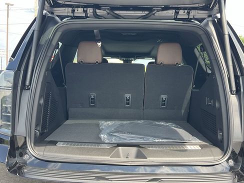 New 2025 Chevrolet Suburban High Country w/ Sun And Tow Package image 21