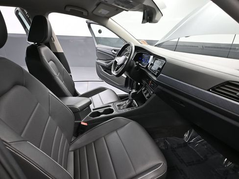 Used 2024 Volkswagen Jetta SE FWD image 39