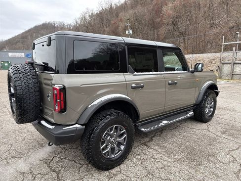 New 2025 Ford Bronco Badlands image 4