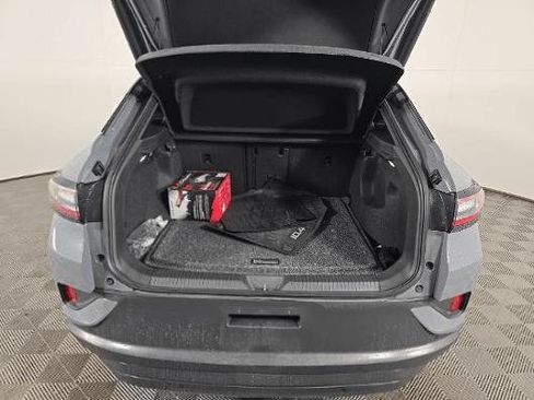 Used 2023 Volkswagen ID.4 Pro S RWD image 9