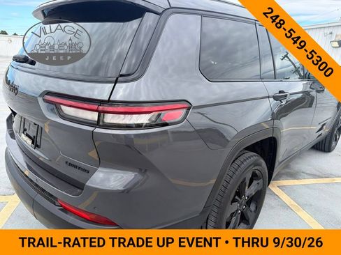 Used 2023 Jeep Grand Cherokee L Limited w/ Black Appearance Package AWD/4WD image 4
