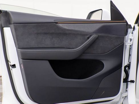 Used 2026 Tesla Model Y Long Range image 13