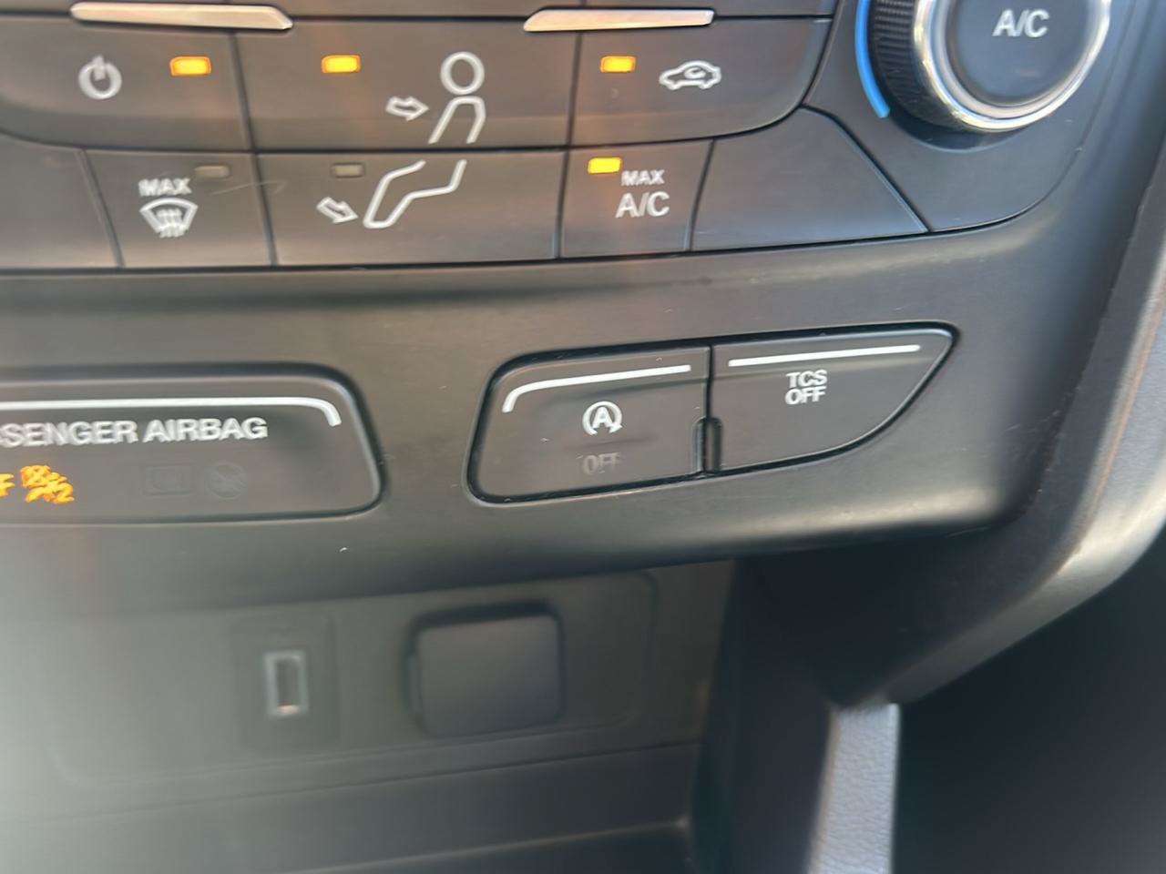 Used 2017 Ford Escape SE w/ Equipment Group 201A AWD/4WD image 24
