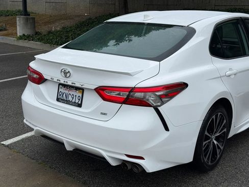 Used 2019 Toyota Camry SE w/ Carpet Mat Package FWD image 15