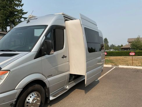 Used 2013 Mercedes-Benz Sprinter 3500 image 40
