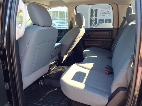Used 2018 RAM 1500 Express w/ Express Value Package AWD/4WD image 14