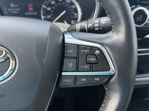 Used 2020 Toyota Highlander Limited AWD/4WD image 25