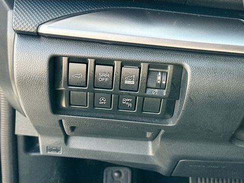 Used 2022 Subaru Forester Premium AWD/4WD image 10