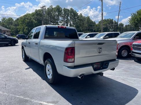 Used 2017 RAM 1500 Express w/ Express Value Package RWD image 8