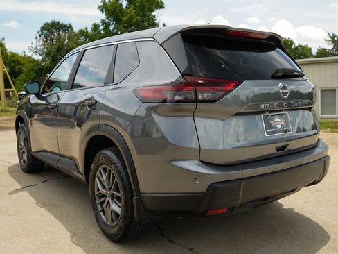 Used 2026 Nissan Rogue S FWD image 4