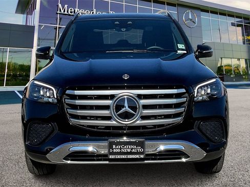 Used 2025 Mercedes-Benz GLS 450 4MATIC image 3