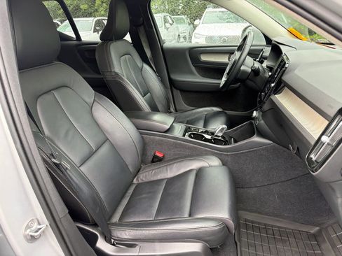Used 2023 Volvo XC40 B5 Ultimate w/ Protection Package Premier AWD/4WD image 17