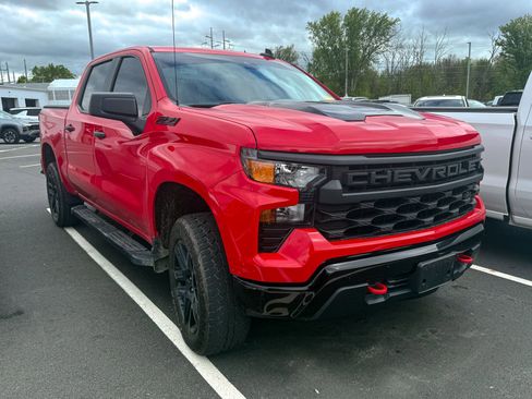 Used 2024 Chevrolet Silverado 1500 Custom Trail Boss w/ LPO, Dark Essentials Package AWD/4WD image 1