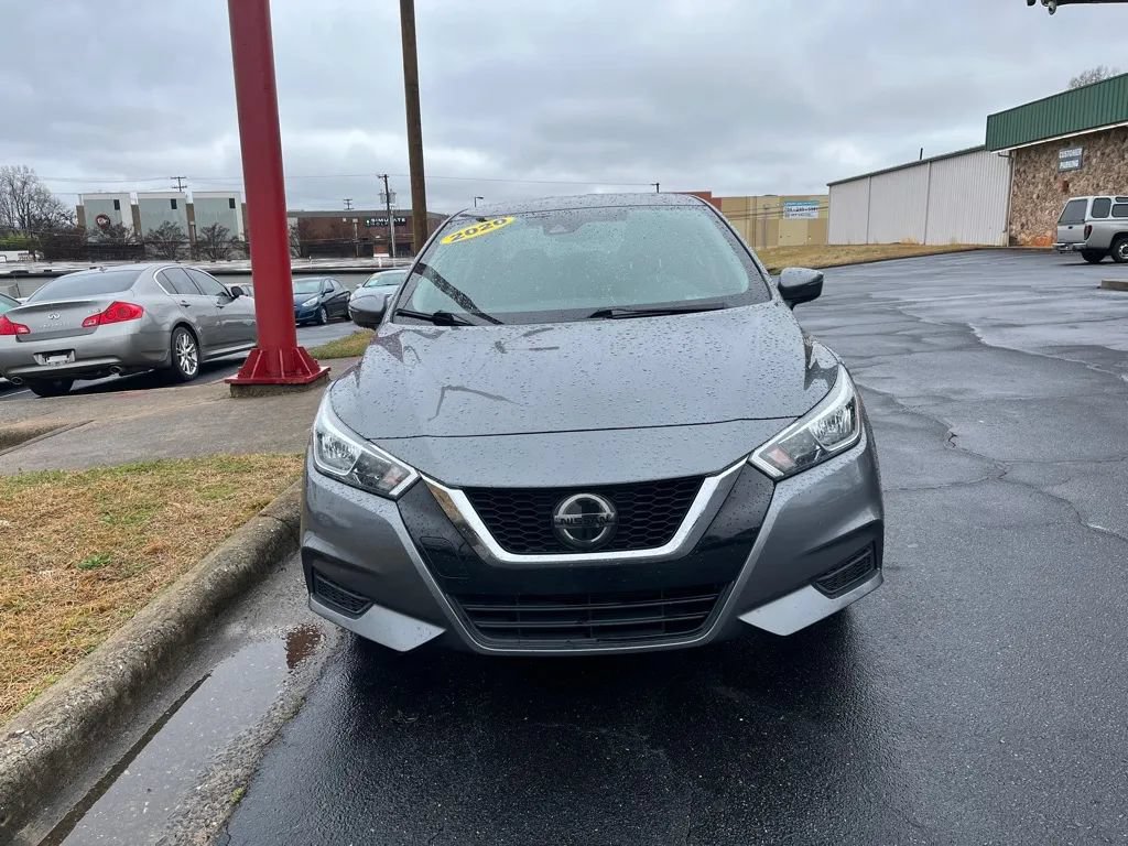 Used 2020 Nissan Versa SV FWD image 2