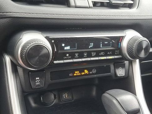 Used 2024 Toyota RAV4 LE AWD/4WD image 15