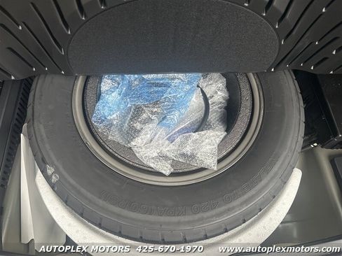 Used 2023 Toyota RAV4 SE image 12