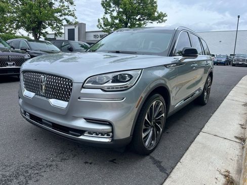 Used 2023 Lincoln Aviator Reserve w/ Equipment Group 201A AWD/4WD image 3