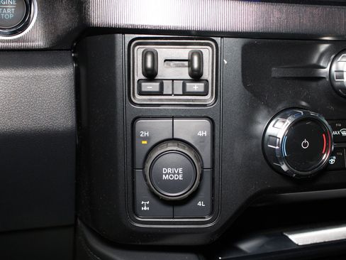 New 2025 Ford F250 Platinum image 14