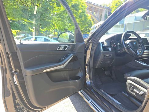 Used 2023 BMW X5 xDrive40i AWD/4WD image 19