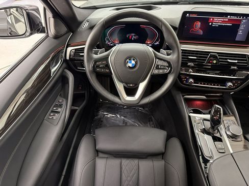Used 2023 BMW 530i w/ Premium Package RWD image 31