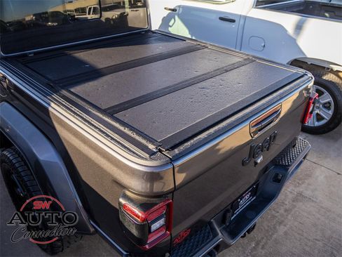 Used 2021 Jeep Gladiator Overland image 7